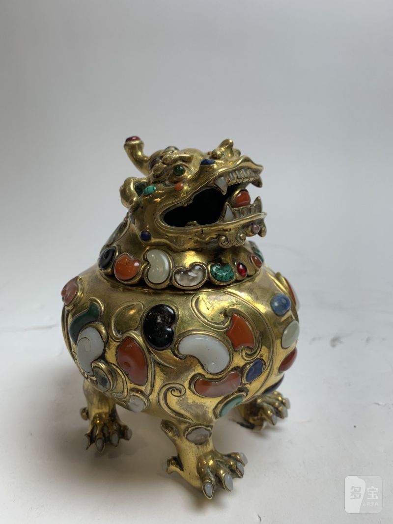 清乾隆 铜鎏金嵌百宝甪端香熏 - 图6